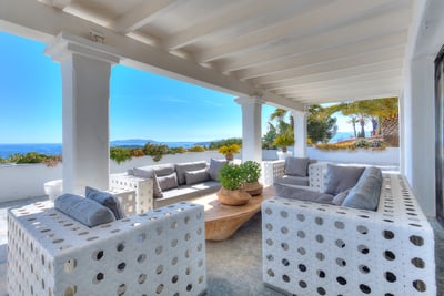 Luxury Villa Photo #6