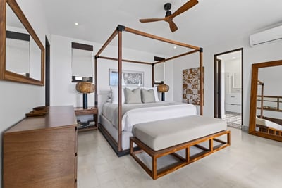 Luxury Villa Photo #38