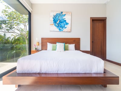 Luxury Villa Photo #25