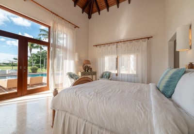 Luxury Villa Photo #41