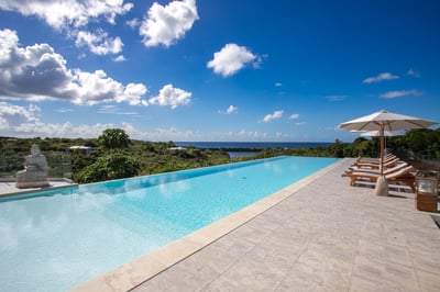 Luxury Villa Photo #4