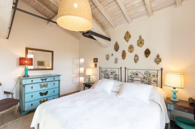 Luxury Villa Photo #34