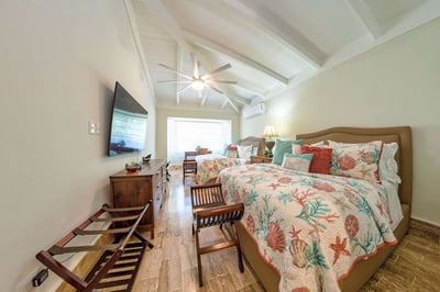 Luxury Villa Photo #31