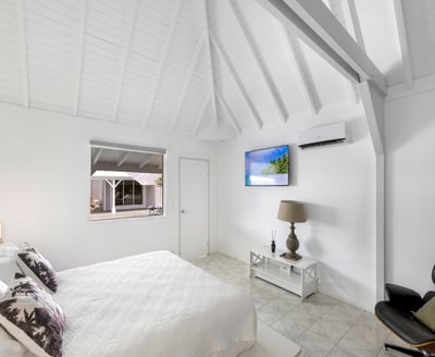 Luxury Villa Photo #25