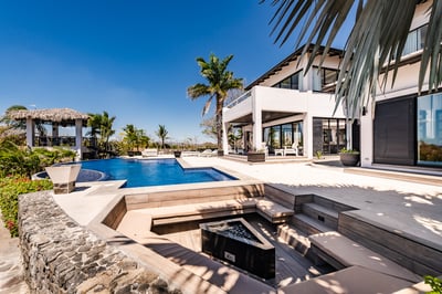Luxury Villa Photo #2