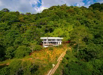 Luxury Villa Photo #4