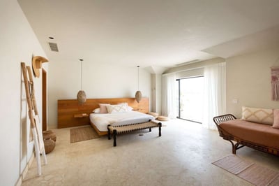 Luxury Villa Photo #10