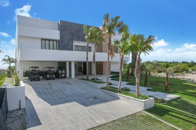 Luxury Villa Photo #65