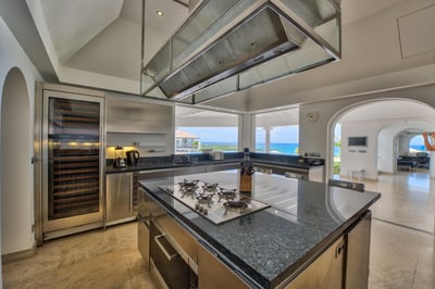 Luxury Villa Photo #11