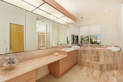 Luxury Villa Photo #22