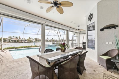 Luxury Villa Photo #4