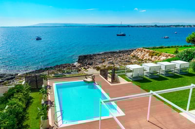 Luxury Villa Photo #4