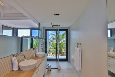 Luxury Villa Photo #29