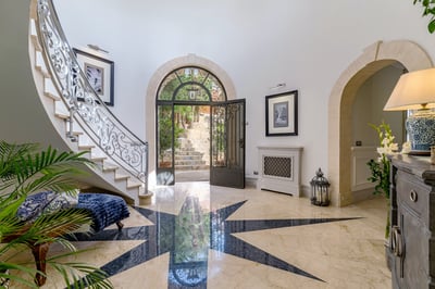 Luxury Villa Photo #19