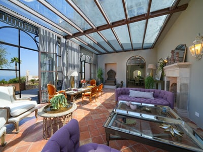 Luxury Villa Photo #15