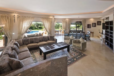 Luxury Villa Photo #16