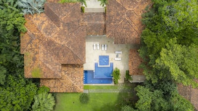 Luxury Villa Photo #18