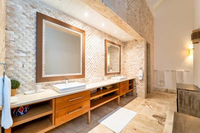 Luxury Villa Photo #35