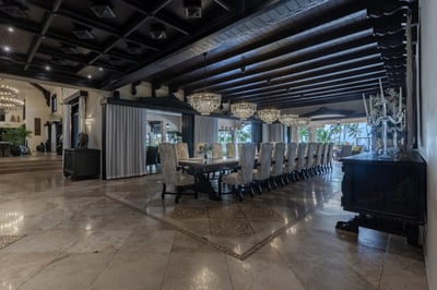 Luxury Villa Photo #28