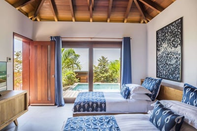 Luxury Villa Photo #48