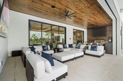 Luxury Villa Photo #10