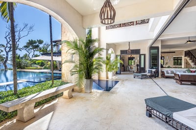 Luxury Villa Photo #27