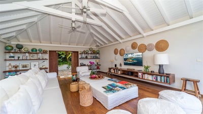 Luxury Villa Photo #20