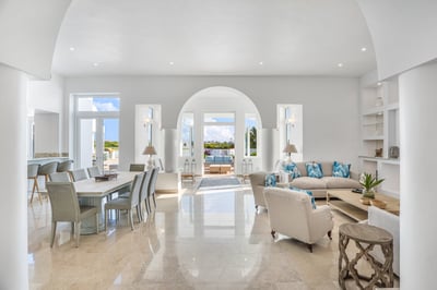 Luxury Villa Photo #22