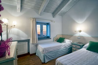 Luxury Villa Photo #18