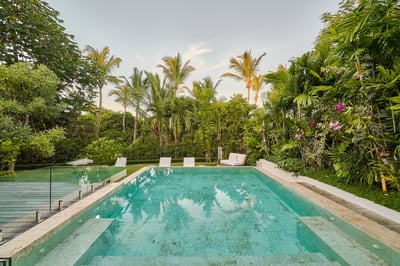 Luxury Villa Photo #4