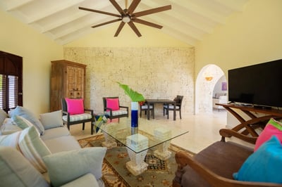 Luxury Villa Photo #15