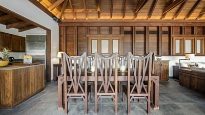 Luxury Villa Photo #18
