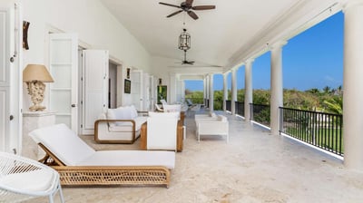 Luxury Villa Photo #6