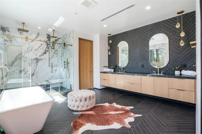 Luxury Villa Photo #18