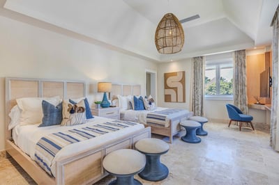 Luxury Villa Photo #33