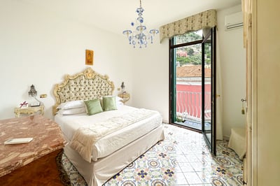 Luxury Villa Photo #39