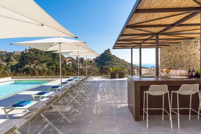 Luxury Villa Photo #12