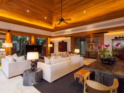 Luxury Villa Photo #21
