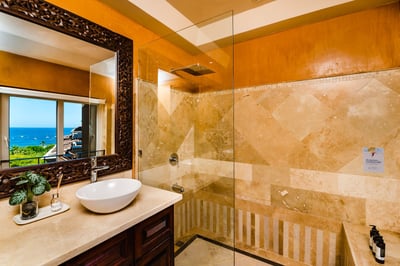 Luxury Villa Photo #10