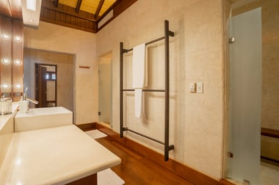 Luxury Villa Photo #41