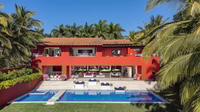 Luxury Villa Photo #2