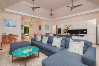 Luxury Villa Photo #13