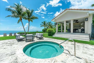 Luxury Villa Photo #8