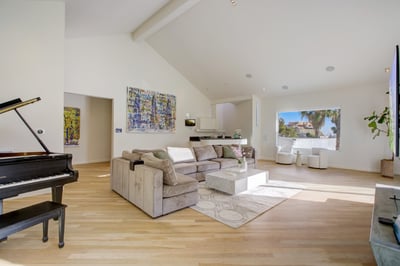 Luxury Villa Photo #17