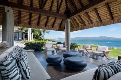Luxury Villa Photo #18