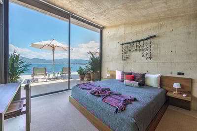 Luxury Villa Photo #9