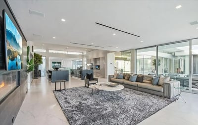 Luxury Villa Photo #21