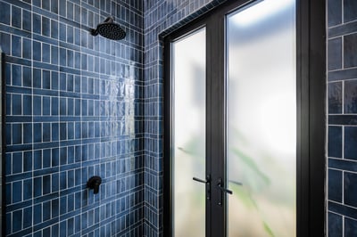 Blue Primary Suite 2 (Main House): Ensuite Bathroom