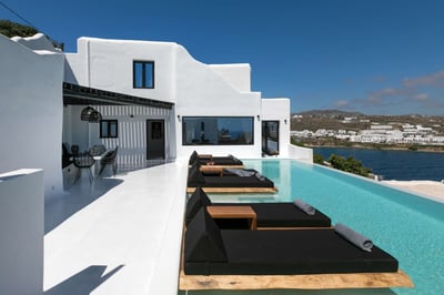 Luxury Villa Photo #2