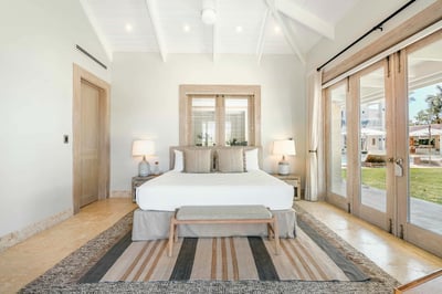 Luxury Villa Photo #37